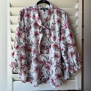 Ava Rose - NWT - 1X - White/Black/Rose Floral  Blouse